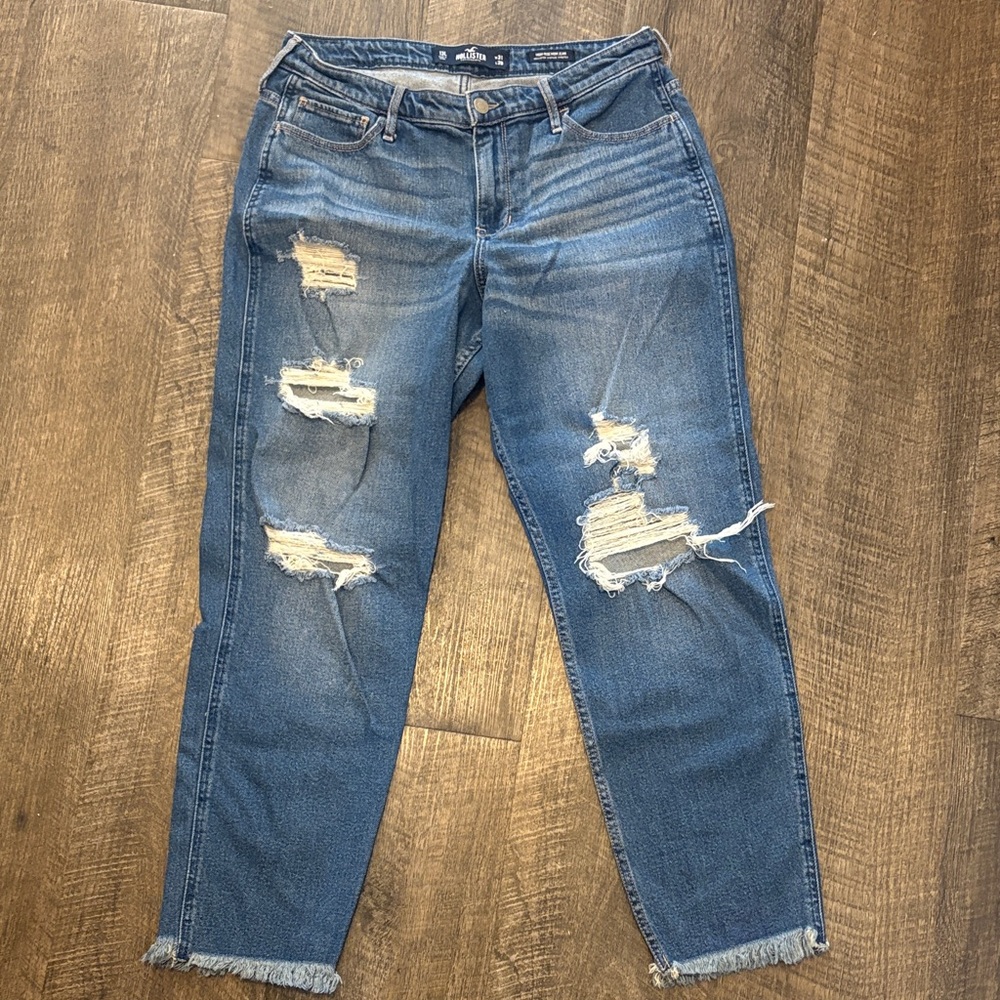 Hollister High-Rise Mom Jeans Medium Wash Distressed Raw Hem 13L W31 L29